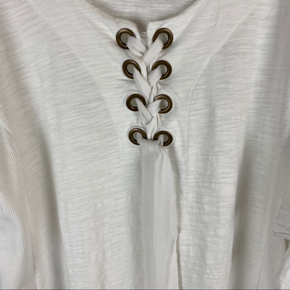 UMGEE Brass Eyelet Ruffle Sleeve White Top - Picture 3 of 8